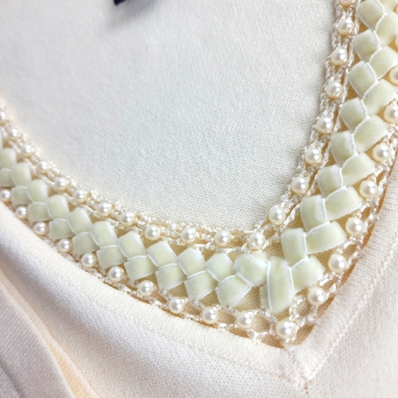Jones NY Signature Pearls & Braid Collar V-neck Sweater - Picture 6 of 8